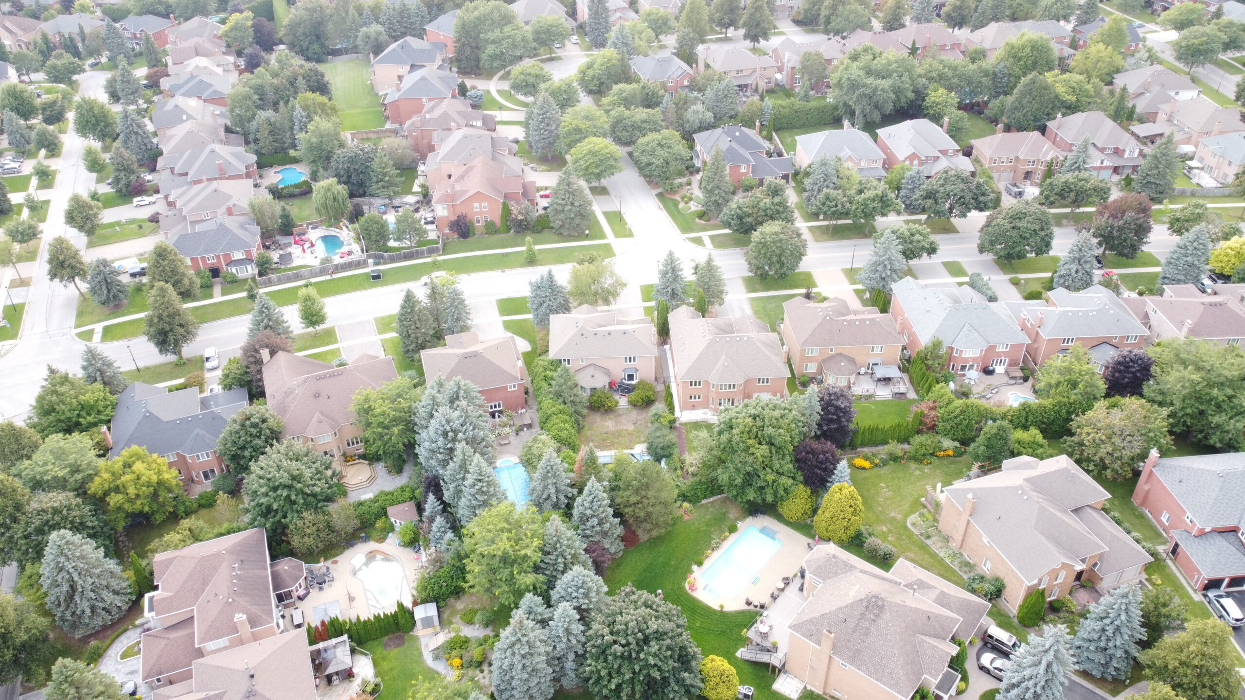 Newmarket Stonehaven | Condo Tower